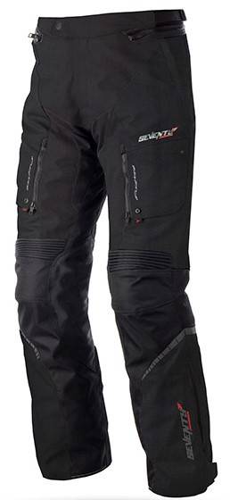 SEVENTY Pantalón SD-PT1S Cortos Negro